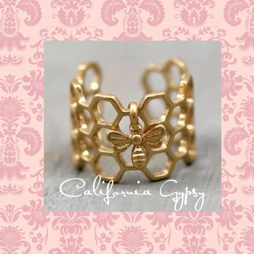 Honeycomb Bee Charm Ring 🐝 - Picture 8 of 9